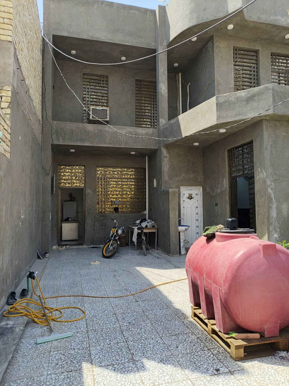 دار للبيع نجف حي النداء منطقه56 مقابيل مول بغداد مساحه250متر  رقم صاحب البيت***********
