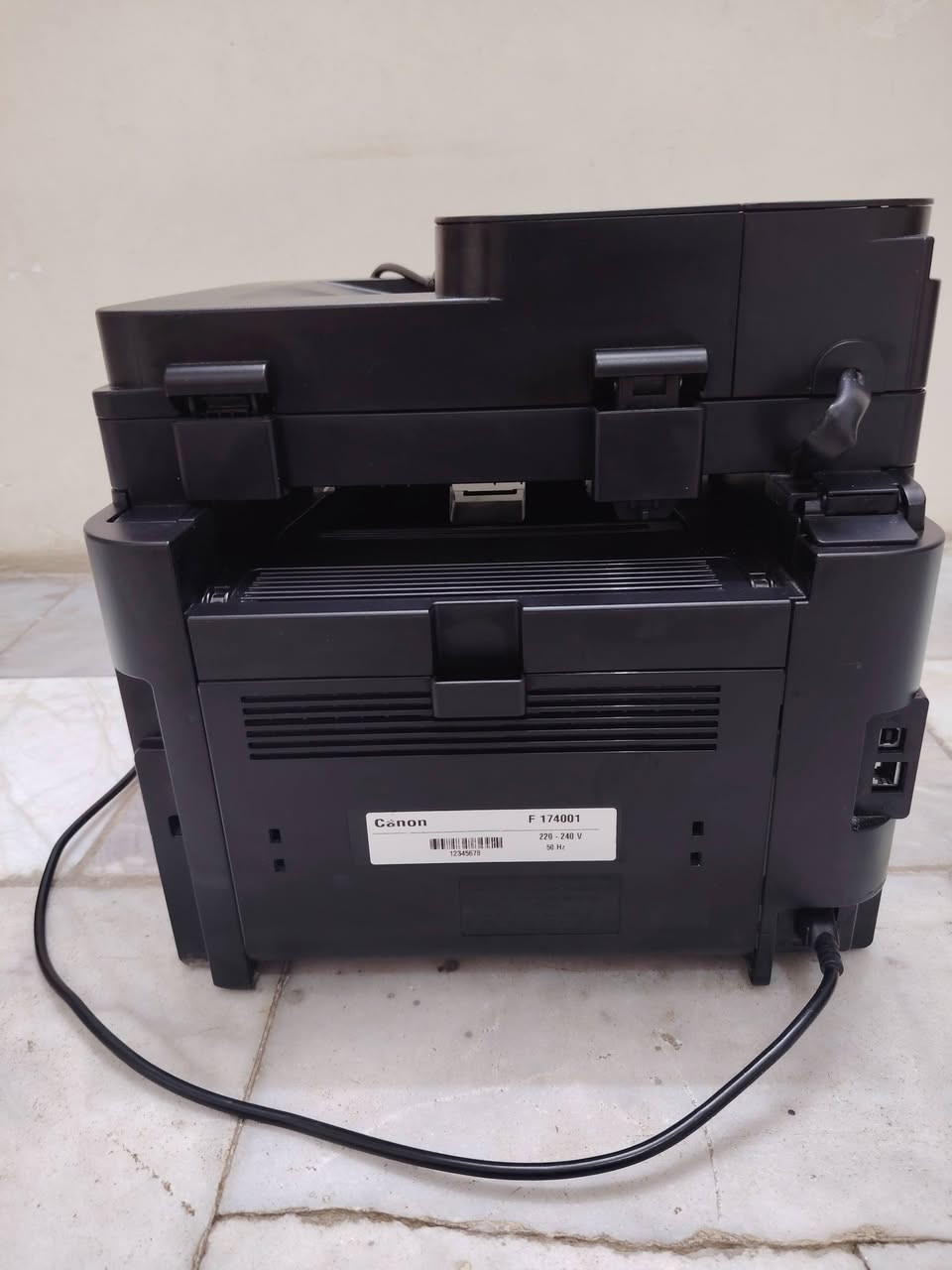 CANON i-SENSYS MF244dw طابعة نوع 
• نوع الطباعة: ليزر أحادي اللون (أسود وأبيض فقط).
• الوظائف: 3 في 1 (طباعة، نسخ/استنساخ، ومسح ضوئي/سكنر).
• الميزات اللاسلكية: تدعم الاتصال عبر الواي فاي (Wi-Fi) والطباعة من الهاتف.
• تدعم الطباعة على الوجهي
المكان بغداد الدولعي الرقم ***********
