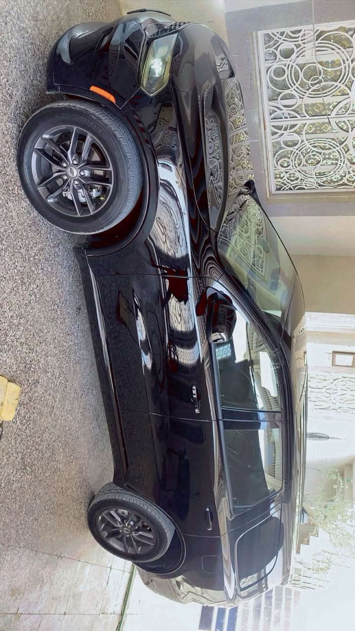 سلام عليكم دورنكو مديل ٢٢باسمي جي تي ٦ سلندر  فول مواصفات حادثها بنيد وجاملغ للبيع فقط سعرها ٢١٠ وبيها مجال ***********
