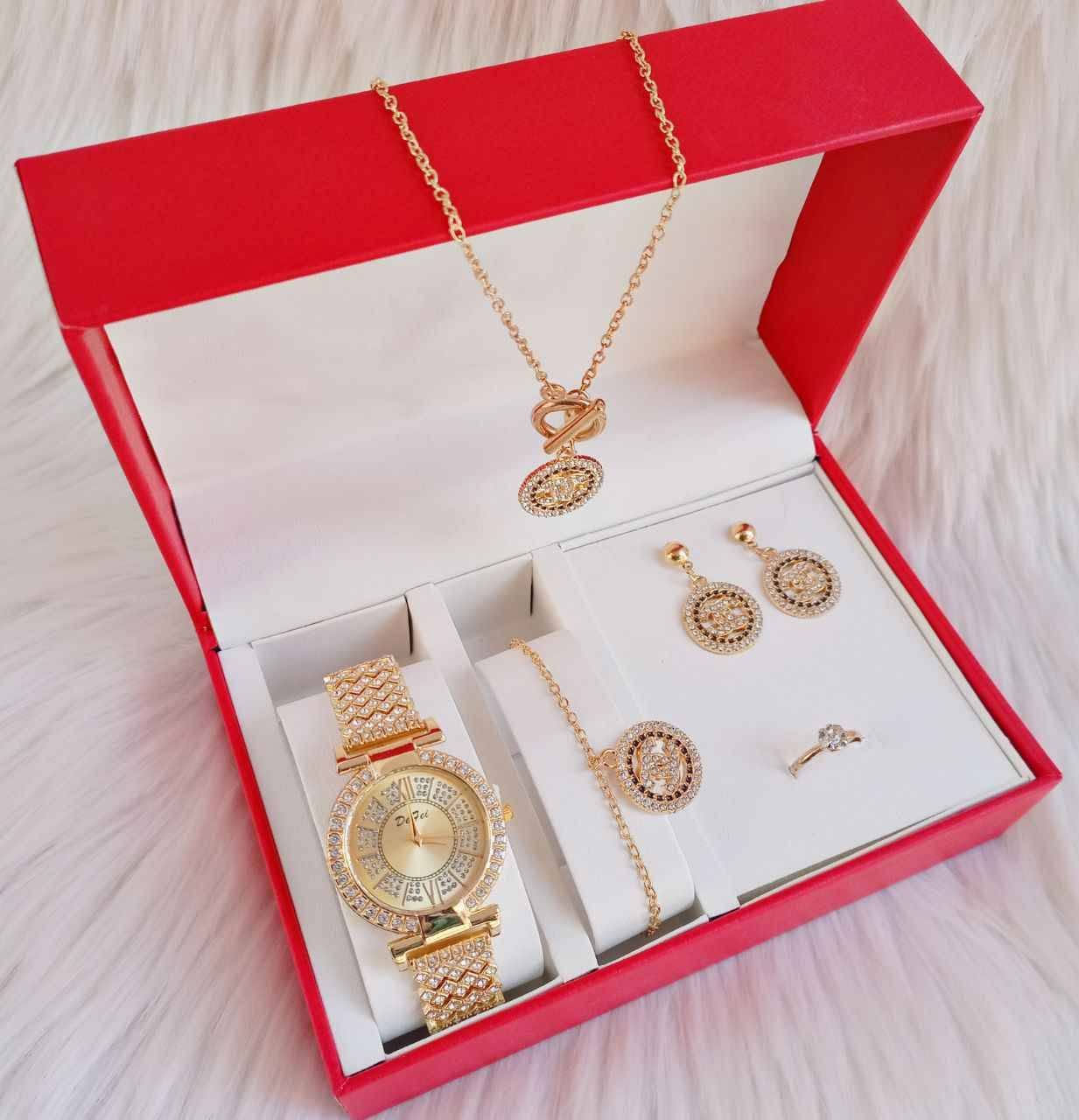 #عروض
#هدايا #عيد_الحب🔥👇

اجمل الهدايا رجاليه ونسائيه 🎁
ســعر السيت ب 10 الـف 😍
والتوصيل 5 لجميع المحافظات❤️‍🔥
للحجز والاستفسار مراسلة الصفحة 
اذا مو نفس الي بالصورة توصلك (لا تستلمها) 
ملاحظه: العلبه للعرض يجي السيت بعلبه هدايا حجم صغير ✨
واذا نفس العلبه سعر يختلف 💖 
للاتصال ***********
واتساب *********** بغداد, العراق
