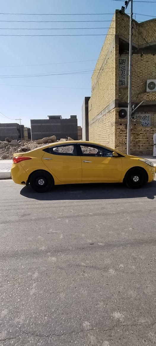 افانتي موديل 2012 محرك 1600 بي رواجز بيهن جكجكه لا تنقيص ولا تبخير بيها جاملغ ايمن مبدل بدون دواخل بيها دحجات بصيطه تخم تاير تبريد دوشمه رقم انكليزي بابل بأسمي السياره حلوه مال جناي سعرها ٨٥ وبيها مجال بسيط  مكانها ناصريه مركز وهذا رقمي *********** واني خادم
