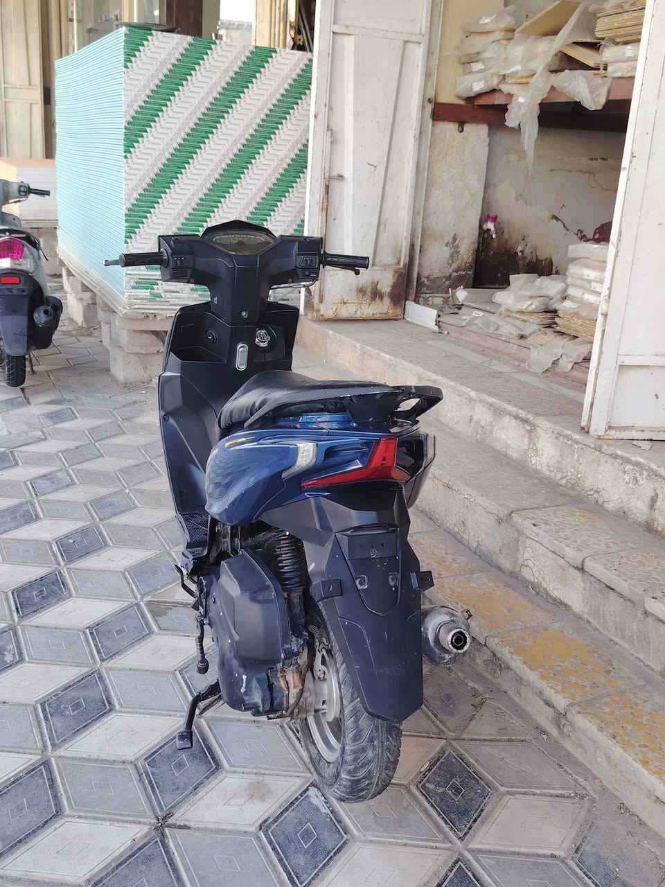 دراجه سكني الصيني للبيع  سعر 225 العنوان ديوانيه شارع فرق الموسيقيه رقم التليفون هذا ***********📞

