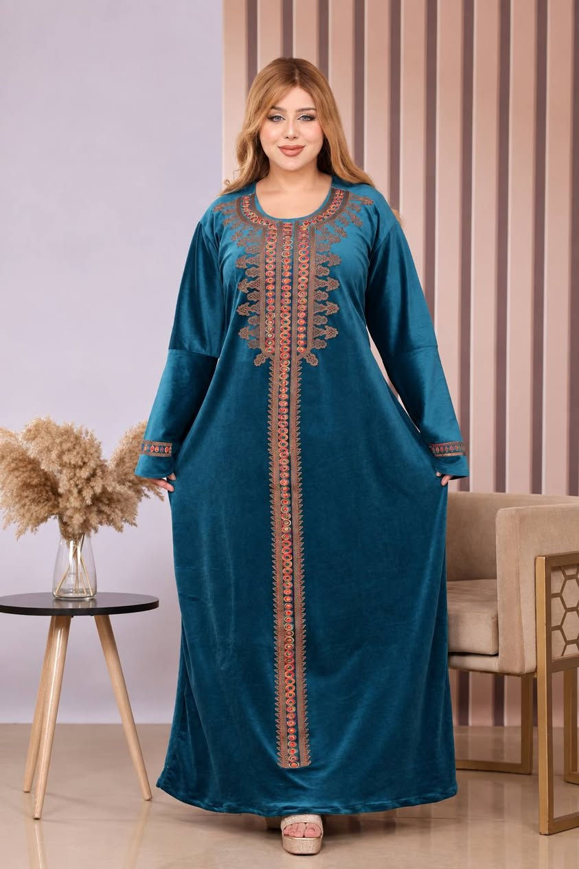 مخمل كوري ثقيل تطريز صدر وردن 
دبل كلوش وحزام 
قياسات l . xl . xxl
السعر ١٨ الف
للتواصل..
***********

نص مكتوب في الصور:
- لمسة فاطمة