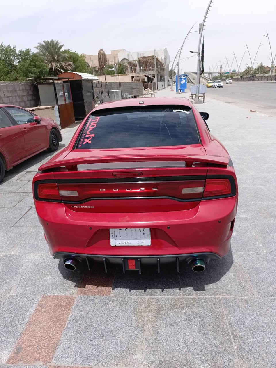 السياره بدون ضرر داخلي 
السلام عليكم جارجر 13 فول مواصفات عده الفتحه رقم بغداد مكينه 3600 كير مكينه حداديه اكسن تخم تاير كله شرط السياره ستخدام شخصي ما مشتغله سونارها داخل المنشور مكان السياره واسط رقم صاحب السياره***********
