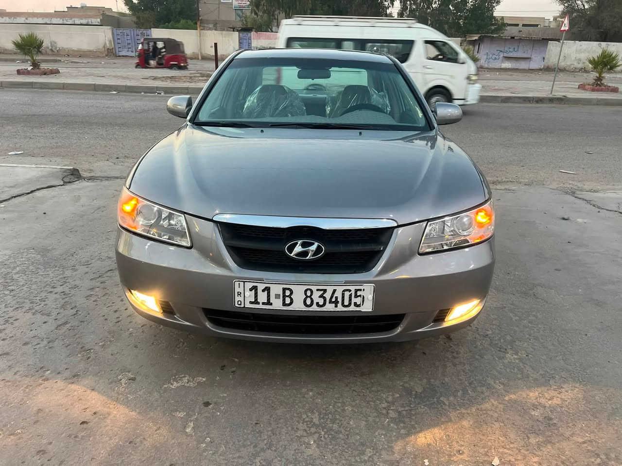 السلام عليكم للبيع فقط سوناتا 2007  رقم بغداد انكليزي سنويه مجدد 2030 باسمي تحويل مباشر وراد امريكي حادث فقط جاملغ امامي وشويه مقدمه الغد اربع اصابع شواصي مكفولات بيهه صبغ صفاح فقط اثر جراد قماره وصندوك مكفولات مكفوله سياره من دواخل والكص والتبديل فول مواصفات 6 سلندر محرك كير صدر تبريد مكفولات تخم تاير جديد سياره جاهزه وكل نقص مابيهه مكان بغداد للاستفسار 
***********
