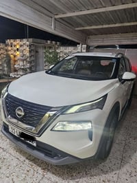 نيسان X-Trail موديل 2024 خليجي كفالة عامه ماشية 43الف وتحويل مباشر 077...