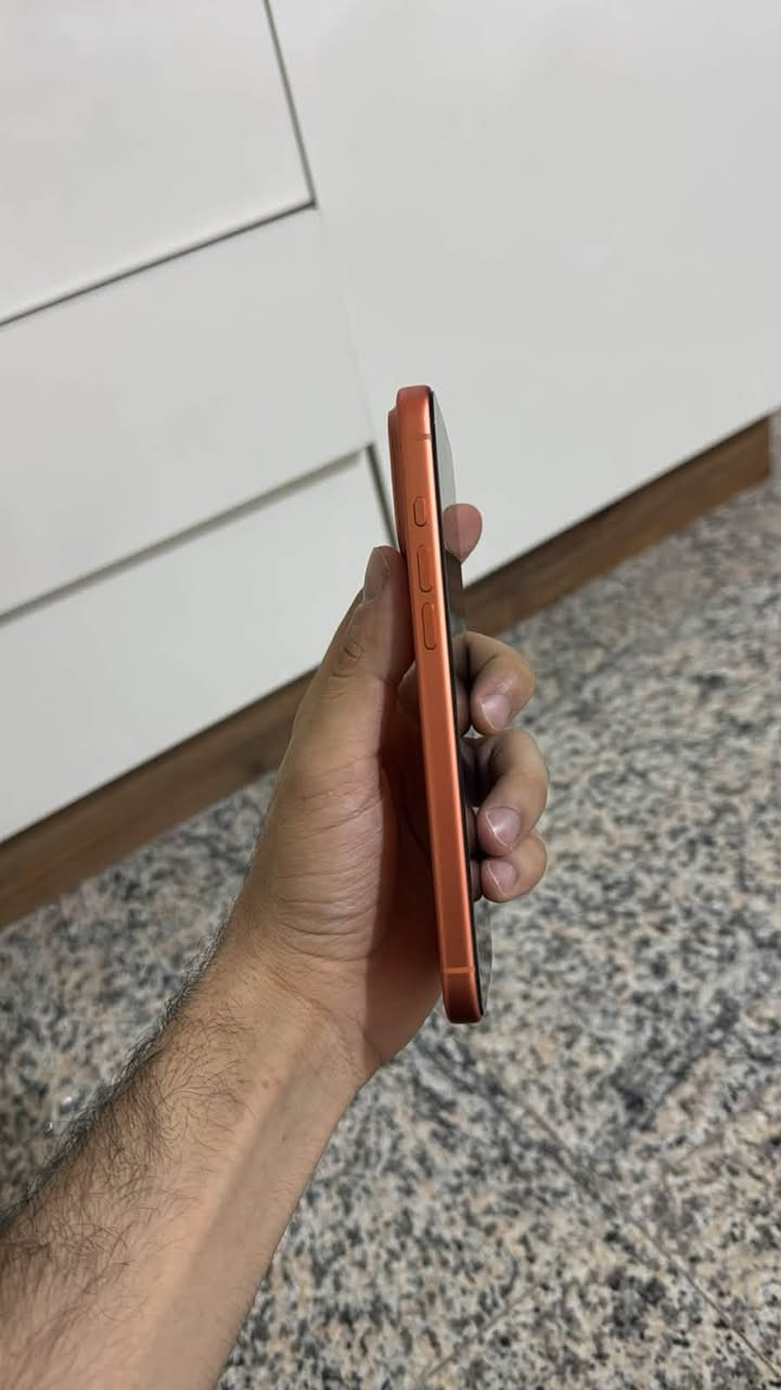 آيفون ١٧ برو ماكس • ٢٥٦ • بطارية ٩٣