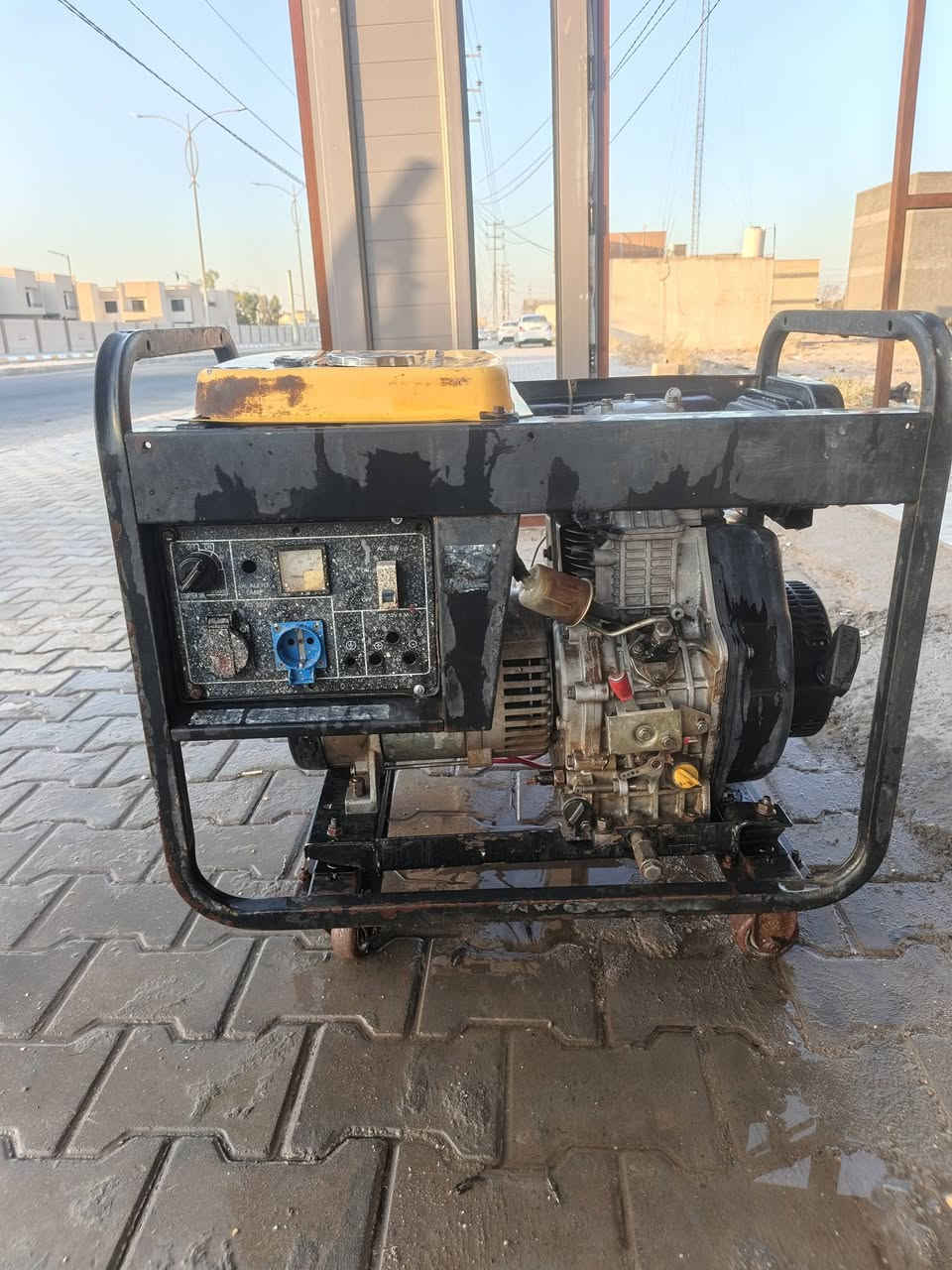 سلام عليكم من رخصت مديرالكروب مولد للبيع كاز ٤ كيفي 20 انبير لاتنقيص ولاتبخير العنوان كربلاء حي الرساله السعر450 وبيهه مجال قليل للستفسارعله الرقم *********** ملاحظه غيرمتواجدعل فيس

