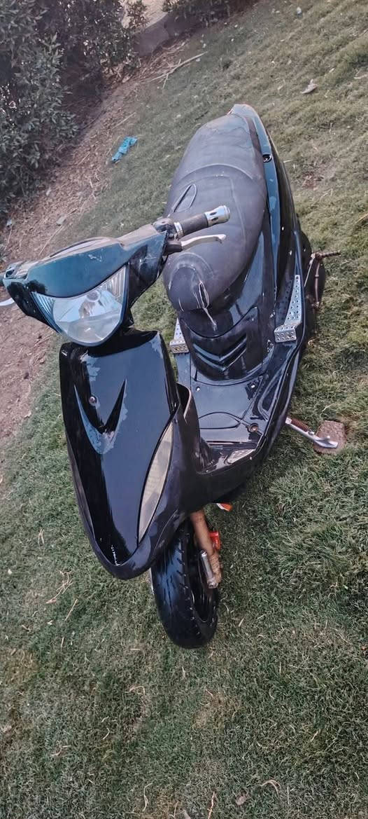 دراجه ماكس  
مكينه رياضي صالنصه رياضي بلادي فصله 
120 بيه فقط قطع نار واني ماعرف بيه وصارلهه شهر متروكه بل بيت لين ملتهي بشغل
سعرها ٢٠٠  قفل مكاني طريق الحصوه دايره ***********
