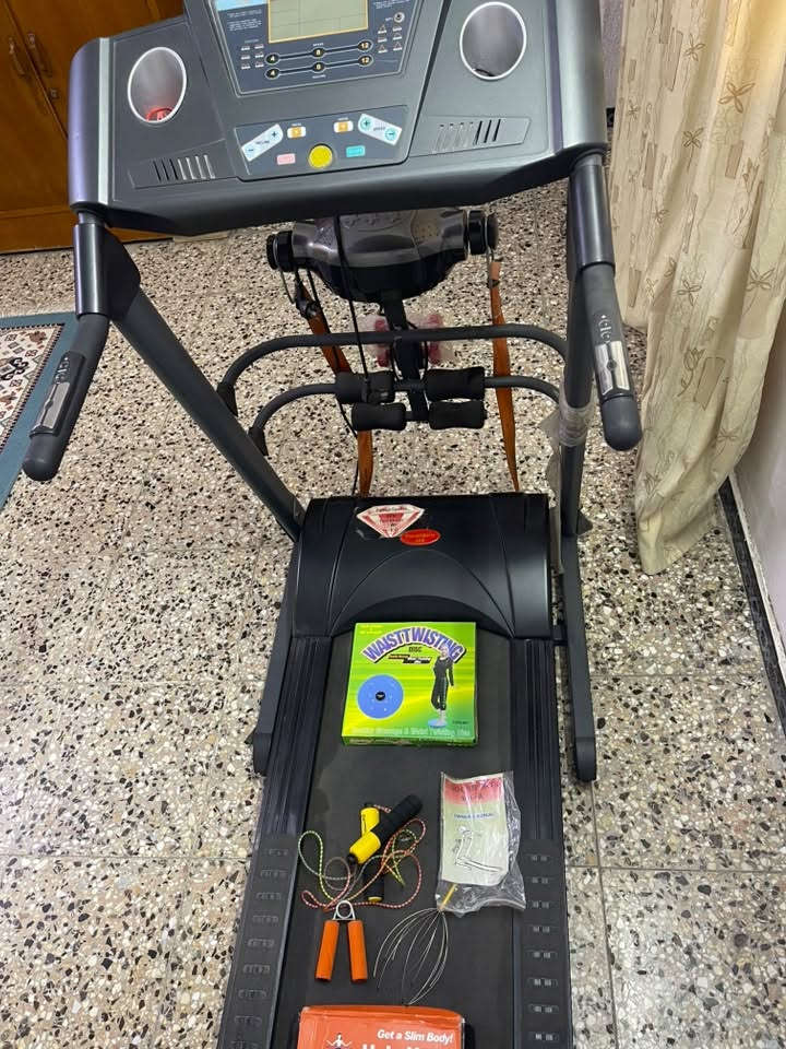 جهاز جري اييبو
جري + جبلي يتحمل وزن ١٥٠ كيلو 
مع جميع التجهيزات 
السعر ٤٠٠ الف 
البيع بغداد 
سبب عدم وجود نقل 
***********
موجود واتساب
