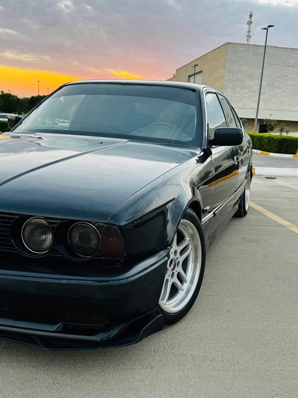 Bmw 520 گيرحادى ئارم و پاكانةكة هةتا 2021خرامةى ساف كراية بي ليدران پشتو پيشى كةپسة هيچى نية ليدرام 
رةقةم تةلةفون*********** أربيل, العراق
