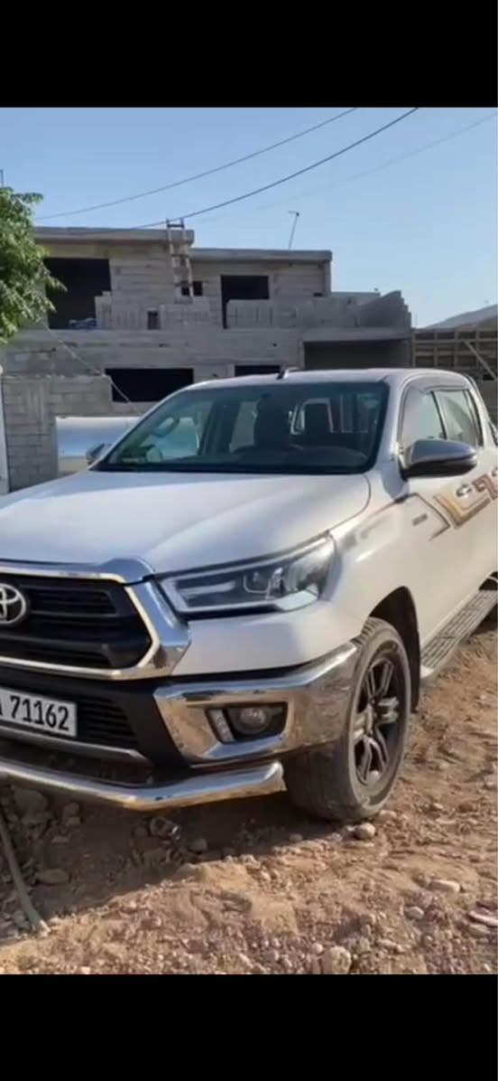 Hilux ￼marzya model 2021
مه رزيه ده بل اكسل گير توماتيك ١١٥ هه زار روشتوه 
هيجي نيه جگه له يه ك دو شوختي بجوك سه نه وي هه موشتي نويه  به ناوي خومانه داوي ٢٨٥ $معامه له ***********شوين هه ولير أربيل, العراق

نص مكتوب في الصور:
- ***********