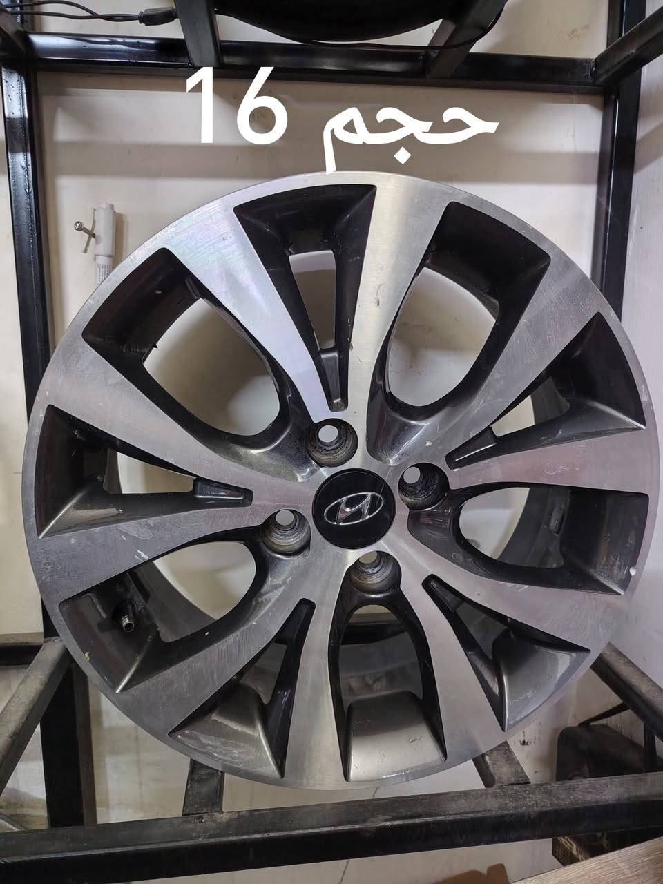 مجموعه من الوري كب للبيع تك قطعه وحده الاحجام مذكوره داخل الصور مكاني الاعظميه نهايت شارع عمر للتواصل واتساب فقط ***********

