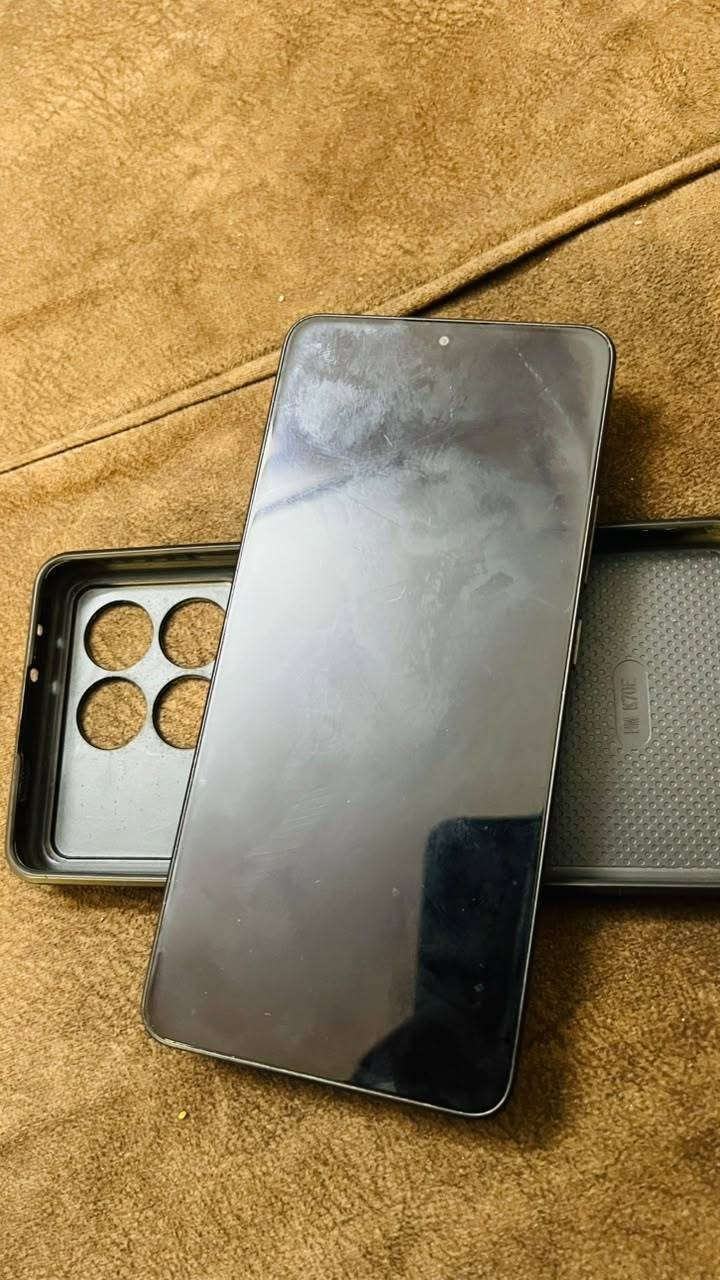 بوكو X6برو فايف جي 
ذكره 512 رام 12+12 
بوبجي 120 فريم 
جهاز قوي للعاب 
شرط مامفتوح ولا مبدل بي شي 
مع الجهاز كارتون + شاحنه 
السعر 300 وبي مجال او مراوس ايباد 9
تواصل انستا oo66.v
او
وتساب ***********
