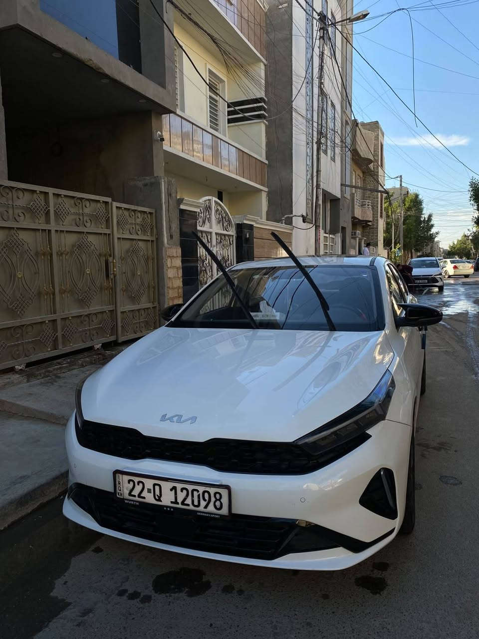سلام عليكم
كي3 للبيع 2024 
محرك 1500 دبل نوزل 
فول 
بصمه 
فتحه 
شاشه 
كامره 
حساسات خلفيه
لد امامي 
لد خلفي 
اشاير ترحيب 
كشنات جلد
بيها بارد بلبنيد اربع اصابع
السعر: 138 وبيها مجال
المكان: بغداد حي الجامعه
الاستفسار / ***********
