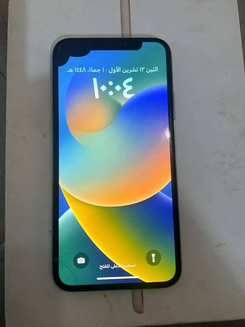 ايفون X ٦٤ • بطارية ٧٢٪ • سواد بالشاشة