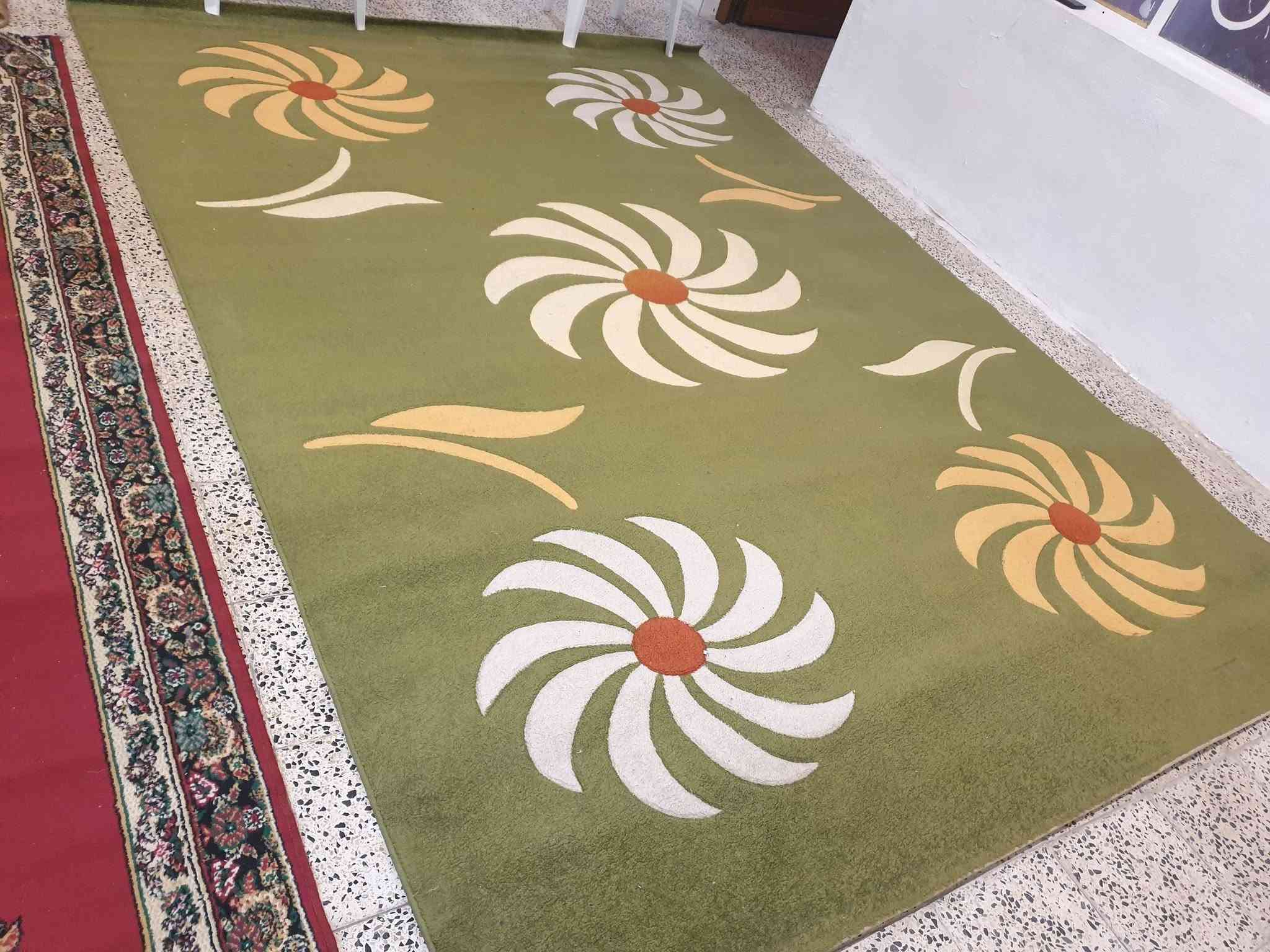 عندي سماعات مجموعتين ٣ الجوزيات ٢ الصفر وعندي مدات ٣ ومحفوره ١ وسلات ستيل ٣ وعارضه ١ وغطاء سياره  ٢ غراض مال بيت وماعندي توصيل ادفع سعر  .  حي سومر ***********
