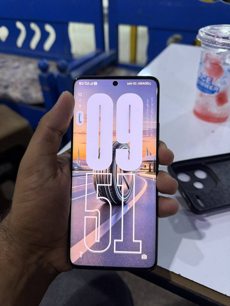 ريدمي نوت 13 برو بلاص 5g شاشه 120 هيرتز
512 كيكه 
معالج اقوه شي snap dragon
جهاز لوك 
سعره 300 بي مجال 
***********
