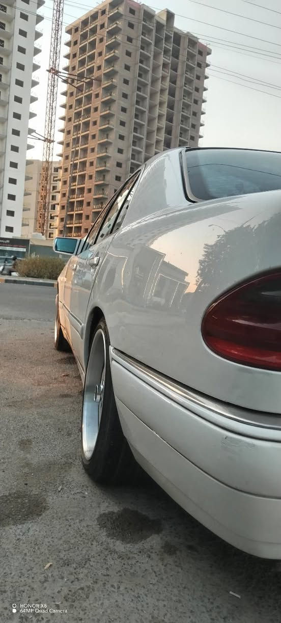 مرسيدس ام عيون
موديل 1996

حجم 230 أربعة سلندر خراطيم

للبيع السيارة السعر 78 ورقة بيها مجال بسيط

مكاني البياع حي الرسالة الثانية 

وهذا رقمي ***********
