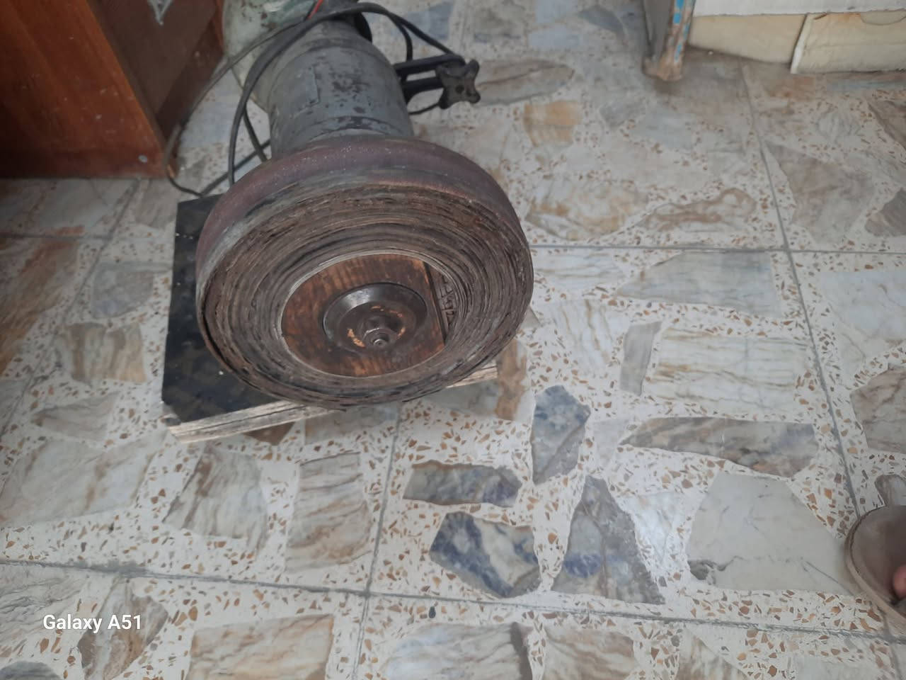 سلام عليكم  للبيع دريل ثابت  كوسره ثابته مكينه لحيم الدريل ٣٠٠ والكوسره ٢٠٠ والمكينه ٢٥٠ العنوان بغداد رقم الهاتف ***********
