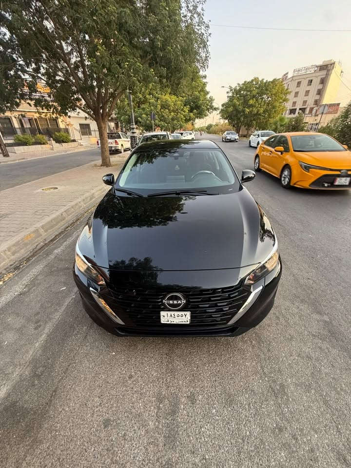 للبيع 

نيسان سنترا SV موديل 2024
• اللون: أسود ملكي 🖤
• المحرك: 2000 سي سي، 4 سلندر، تنفس طبيعي ✈️
• ناقل الحركة: أوتوماتيك 💯
• اقتصادية في استهلاك الوقود  ⛽️
• تشغيل بصمة
• دخول بصمة
• أبواب بصمة
• كاميرا خلفية
• نظام رادارات 360 درجة⁉️
• نظام مانع تصادم
• توقف ذاتي🚦
• تصميم عصري وجذاب
• مقصورة داخلية واسعة ومريحة👌🏻
• ثبات وأمان عالي على الطريق🚀
• قيادة سلسة وممتعة
مكاني بغداد العامريه 📍

السعر: مناسب جداً جداً 

📞 للتواصل والاستفسار: ***********
