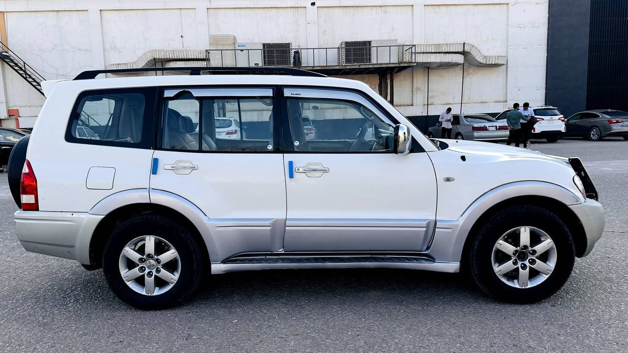 للبيع
باجيرو موديل ٢٠٠٦ مكفولة بدون صبغ بلاديه
كير ومكينه وتبريد مكفولات
الرقم نجف
للاستفسار الاتصال على الرقم ***********

نص مكتوب في الصور:
- 00000