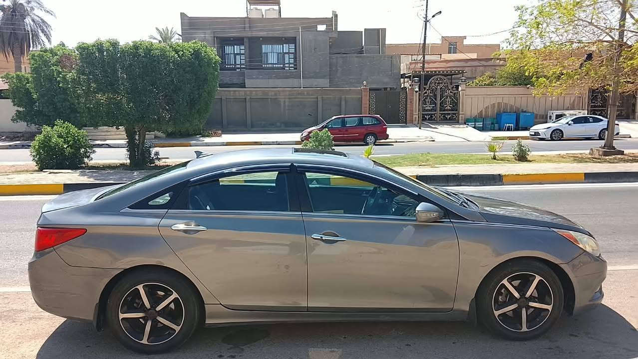 سلام عليكم سياره نوع سوناتا مديل 2013وارد امريكي سياره فول مواصفات 1/1فتحه بصمت ابواب بصمت تشغيل كشنات جلت كشنات كهربائية اشاير مري تحكم سترين شاشه جبيره تحكم مري كامره اماميه كامره خلفيه قطعتين تبريد حساسات سياره جديده كير مكينه حدايده تبريد تخم تاير مكينه 2400 رقم بغداد انكليزي تحويل ثاني سياره بيه 4قطع صبغ كلير مدون داخل اثر شخوط ولباقي كفاله عامه مكان السياره كربلاء المقدسة السعر 88رقم الهاتف ***********
