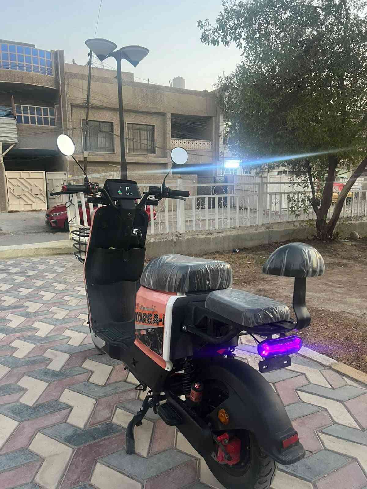 السلام عليكم دراجه R7 نضيفه للبيع 
كامله مابيه اي نقص 
5بطاريات كبار نوع ولي 32انبير
كهربائياته كله شغاله 
تايرات جدد 
كشنات جدد
مرايات 
جهاز انذار 
السعر 400
مكاني بغداد 
للاستفسار متواجد واتساب 
***********
