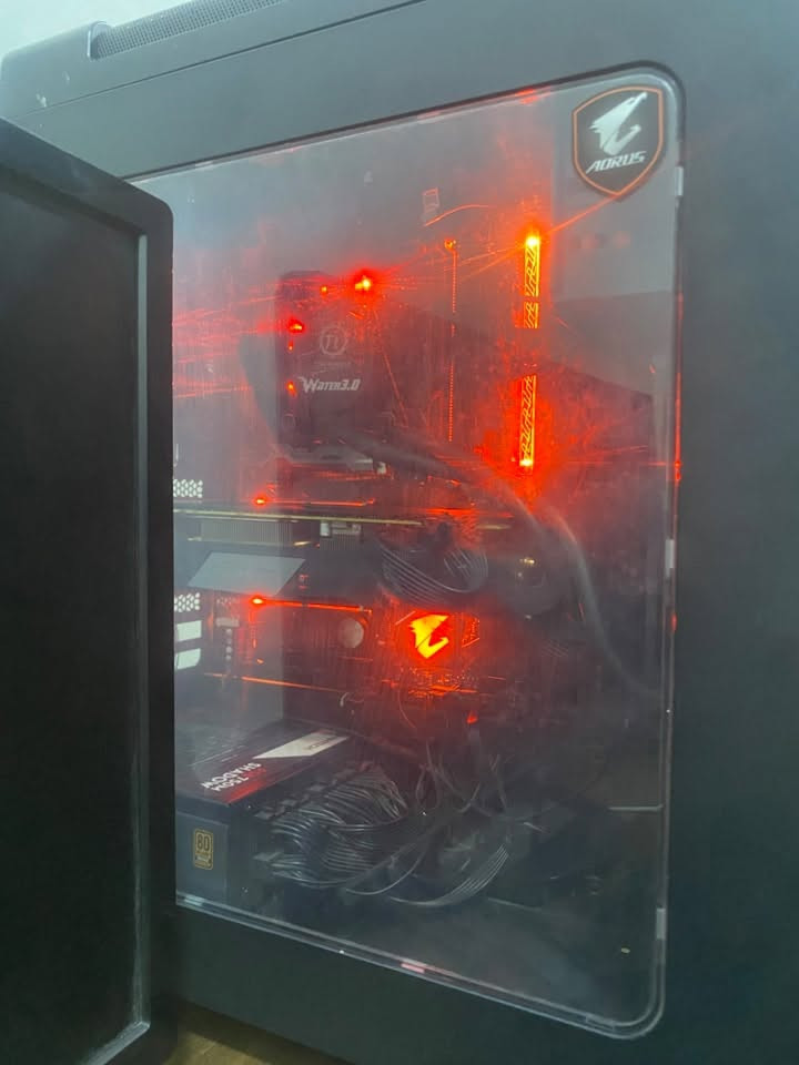 السلام عليكم pc 
I5 8600k
Aorus z370
مبرد مائي thermalright 
Gigabyte rtx 2070s 
Ram 16gb 3200
256ssd 
Hdd 2tb 
Power fantech 750w

بيها مشكلة وحدة اثناء التنظيف وتبديل معجون المعالج بالغلط انعوجت بنات البورد فينراد تبديل للسوكت او بورد جيل ثامن 

للبيع بسعر كلش مناسب 
للمهتم
***********
واتس اب او اتصال موجود
