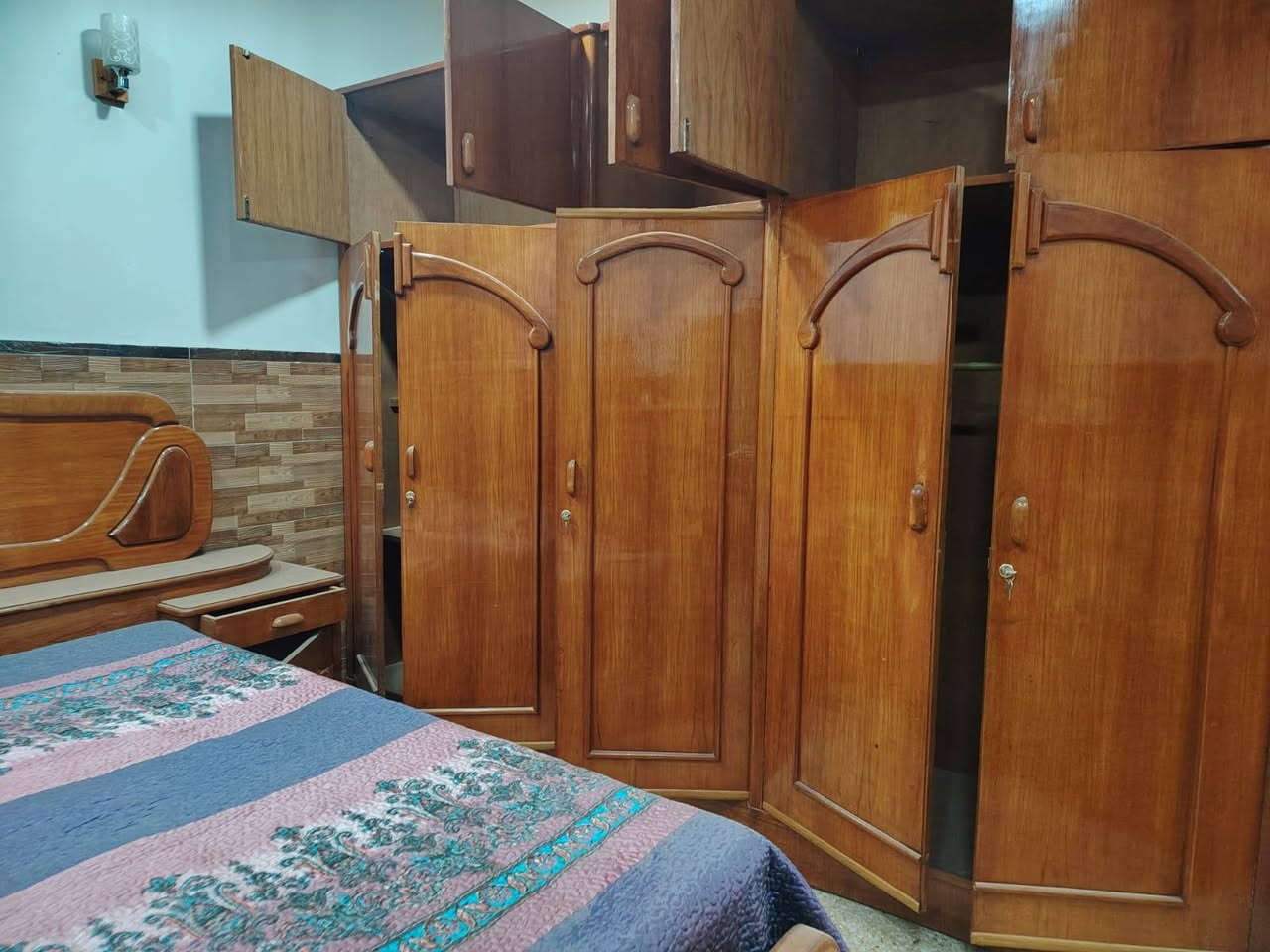 غرفه اخشاب • جديد • الكريعات الوقف