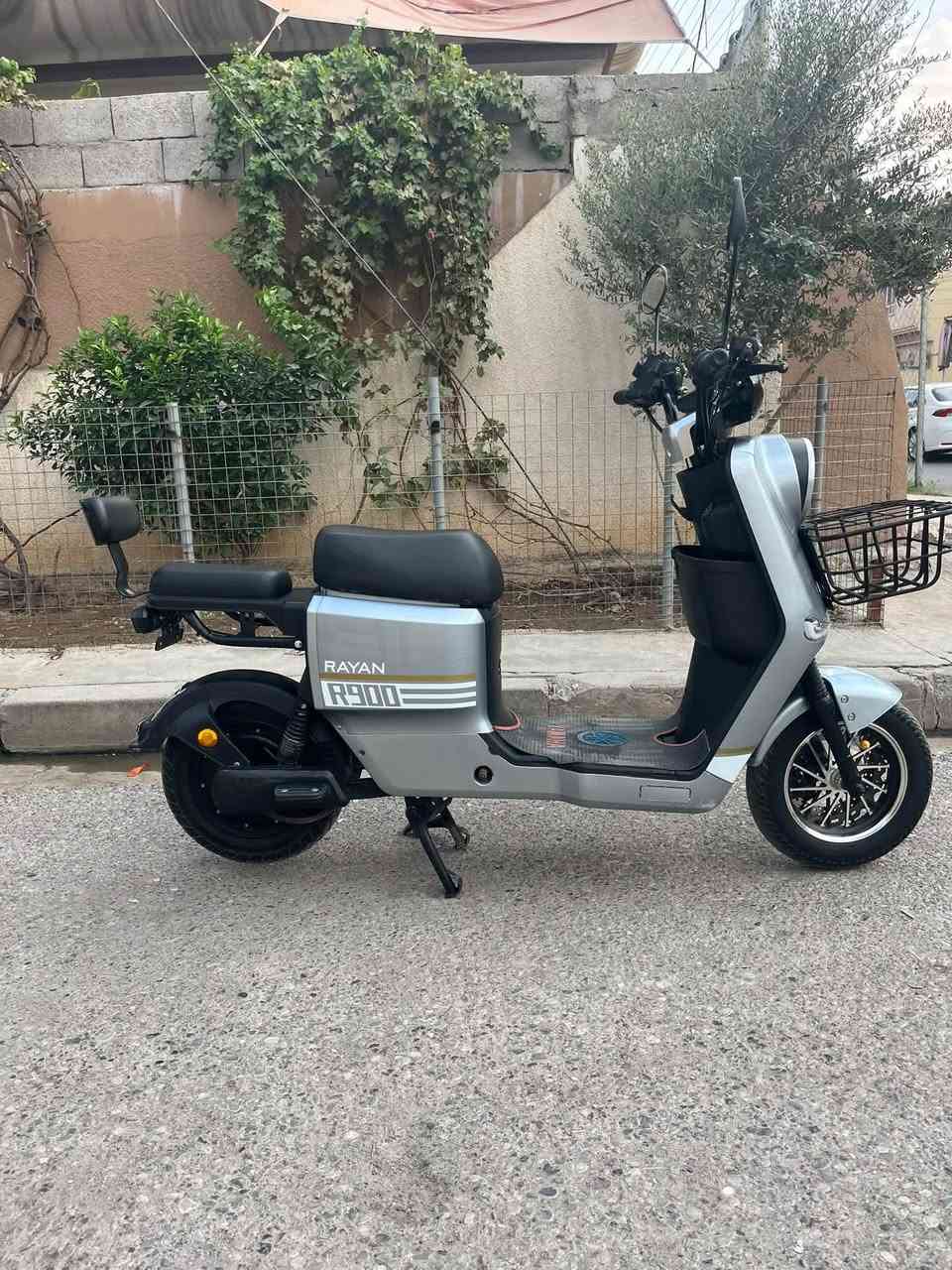 السلام عليكم مأطور شحن x900ريان 5بطريات دبل شرط الفحص ملف 1200 مأطور كهرباءياته كله شغاله السعر 525 العنوان موصل حي سومر الرقم (***********

