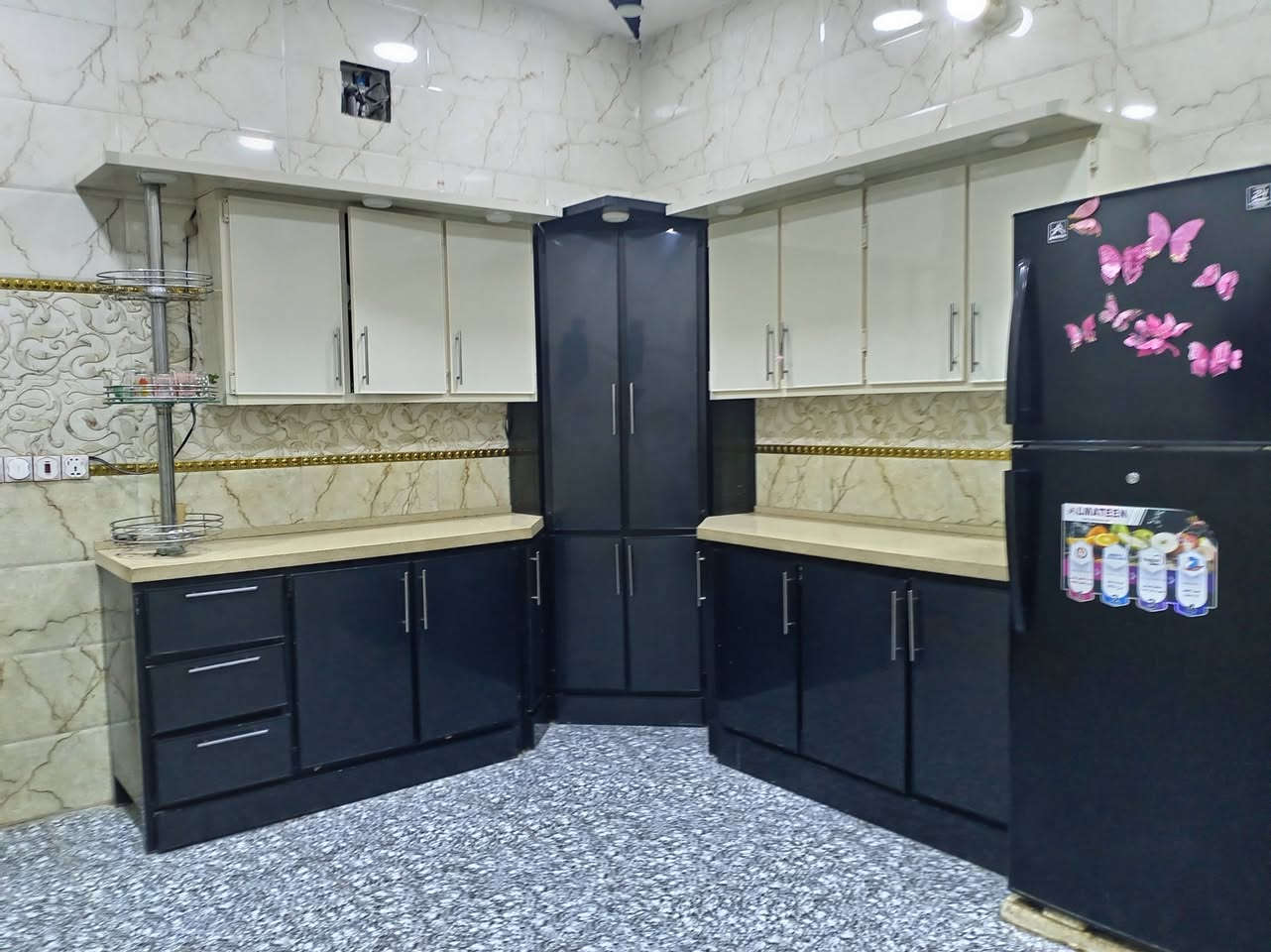كاونتر للبيع مستعمل مده قليله
للاستفسار اتصل على هاذ الرقم
 ***********
السعر:  مليون و200 وبي مجال
