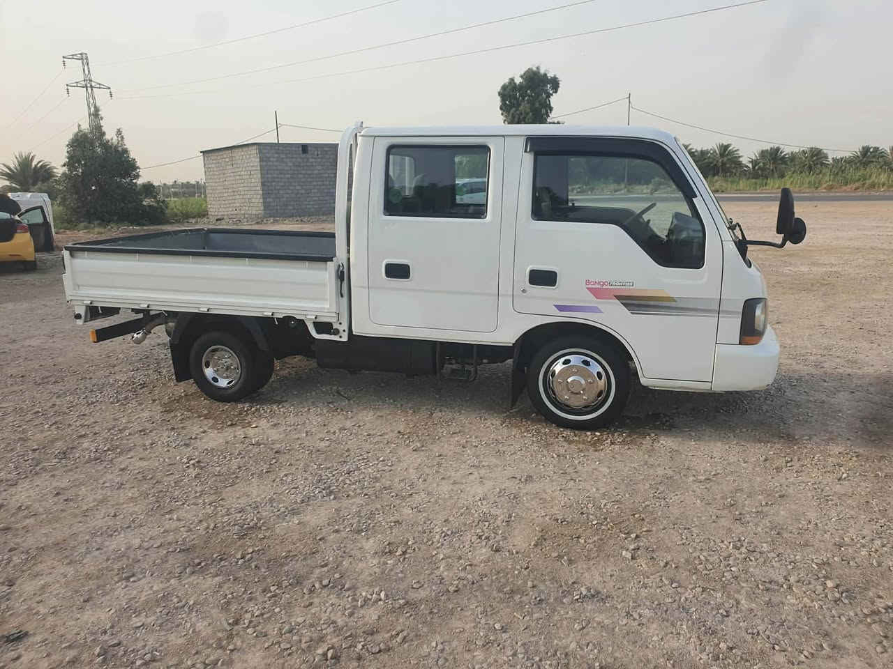 السلام عليكم سياره للبيع ام عيون موديل 2000رقم بغداد باسمي كفاله عامه ع وضع شركه تبريد تدفىه عامه***********
