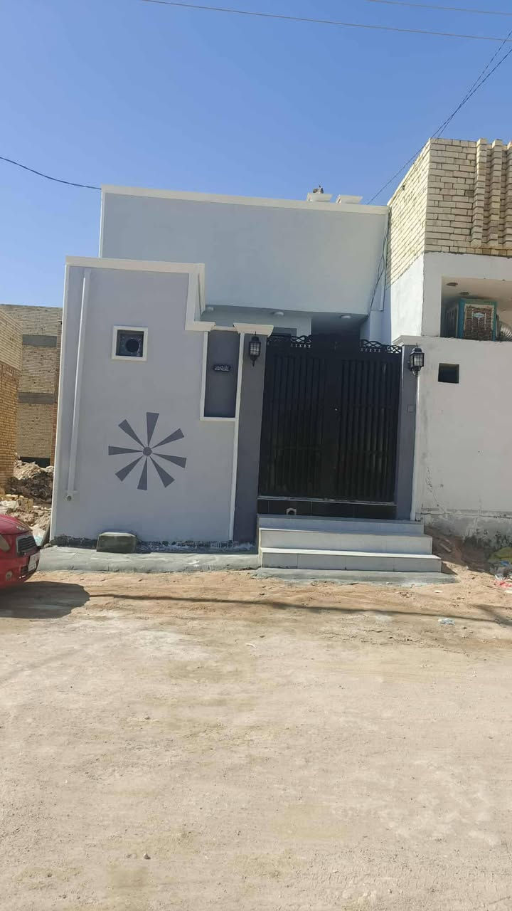 يا رزاق 

  الدار اللبيع 100متر حي النداء منطقه ال 51318

   غرفه وصاله ومطبخ واستقبال وحمامات خارجي وداخلي ومنور البيت بسمي خدمات ماء كهرباء ومدارس ابتدائيه ومتوصطه قريب علبيت قريب على التبليط شارع قنبر 

   السعر 65 وبي مجال بسيط استفسار صاحب الدار 
            
              ***********
