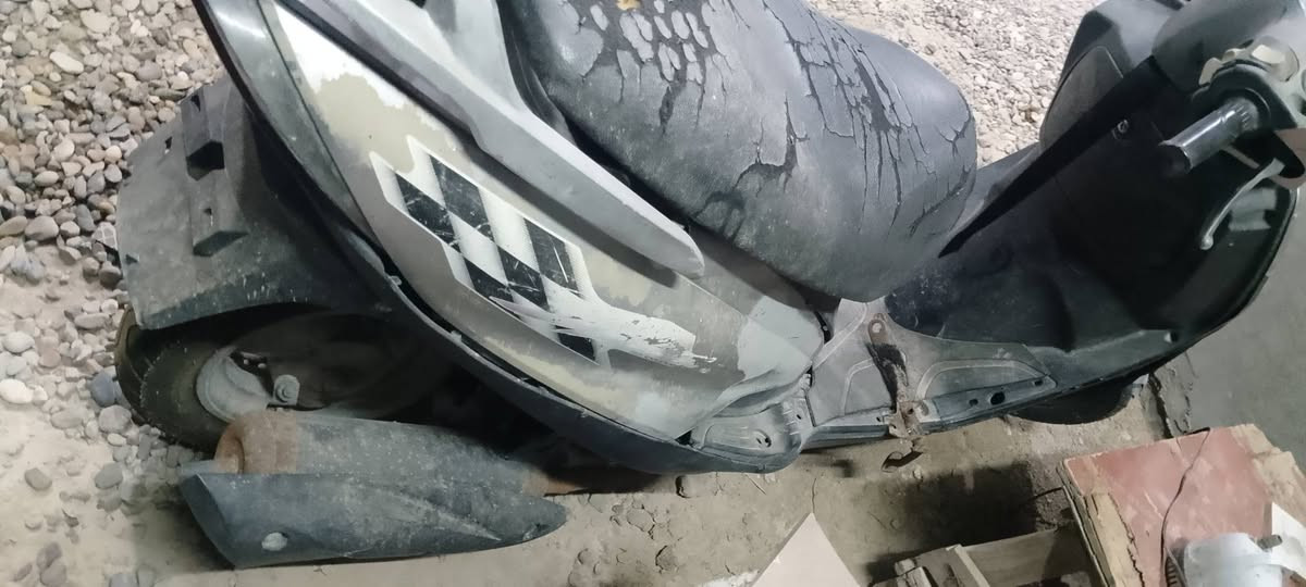 دراجه ماكس 140 للبيع طافيه  يرادلها غراض 25الف وتشتغل سعر 150الف *********** واتساب
