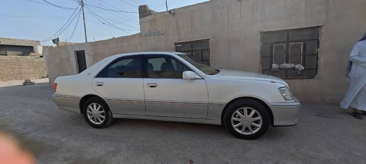 سلام عليكم 
جنون للبيع موديل 2001 مكينه VV_T لا تنقيص ولا تبخير  تبريد ثلج حداده وره وكدام كله كرتون تايرات 4 جيس لايت زنون كوستال سياره مكفوله من الضربه ولكص ونقل جثه ولعيب الشرعي بيه مكانات صبق فقط رقم نجف بسمي تحويل مباشر مكاني البصره الزبير المكصب 
***********
***********

