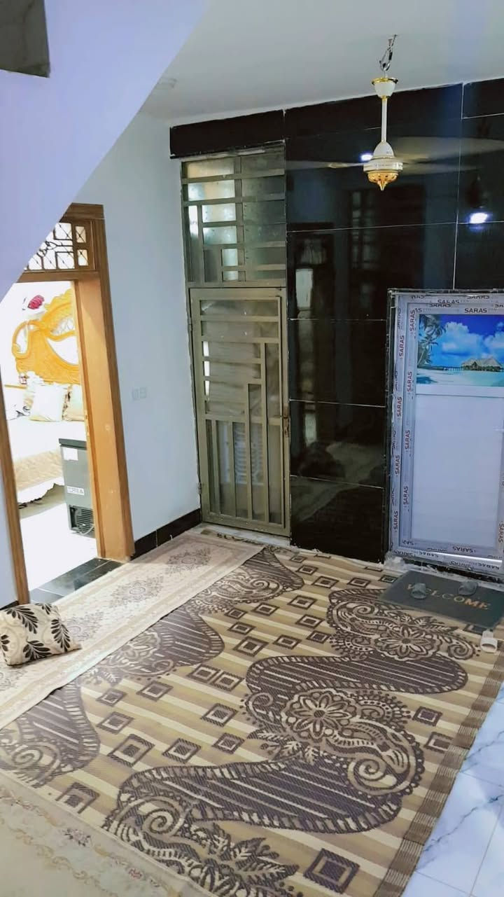 بيت للبيع   100  متر مربعة  ب 30 مليون وبيه مجال  

(طابو زراعي سند 25 مشمول بلتطويب) 

بناء حديث  صب كونكريت وطابوك نهروان  

البناء [ غرفتين وصاله ومطبخ وستقبال 
وصحيات داخليه وخارجيه ومكشوفات ]

الموقع.   [مقابل قرية الغدير عمود 314 ]

السعر 30  مع المجال 

استفسار 
اتصال ‏ *********** ‏ واتساب *********** النجف, العراق
