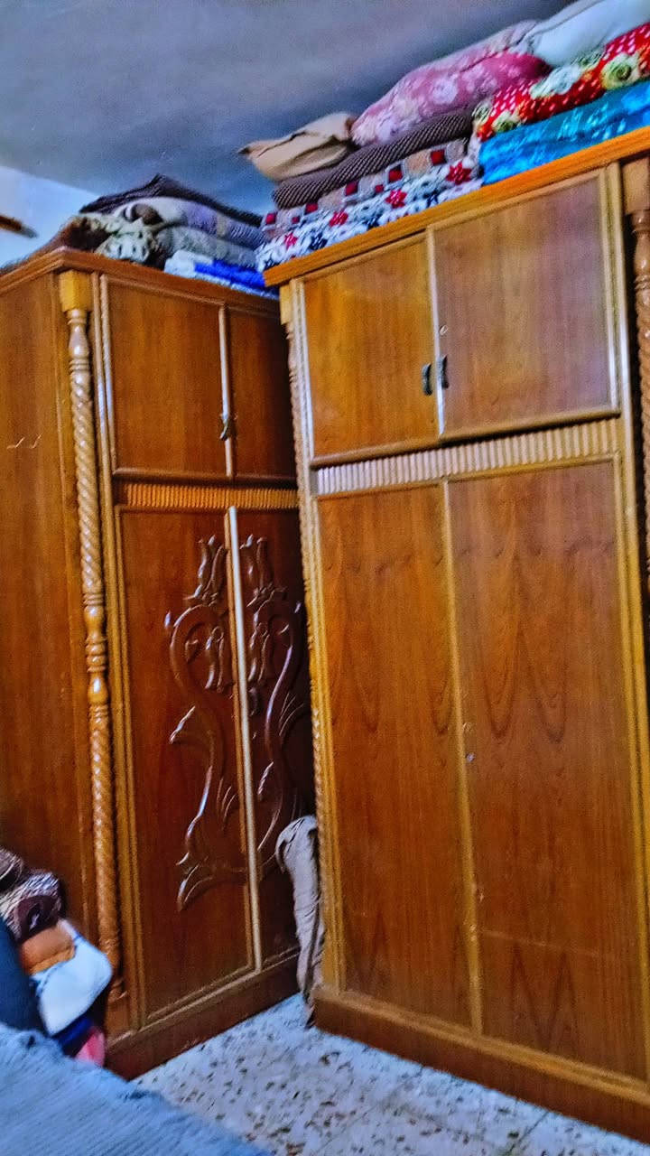 غرفه تسكام نجاره صاج داخل وخارج ظهر جرجوبه درجه اولى بورمي ثكيله ٥ملم نقصها مرايه بس مكانه الحمزة الحي العسكري للاستفسار الاتصال بلرقم ***********
