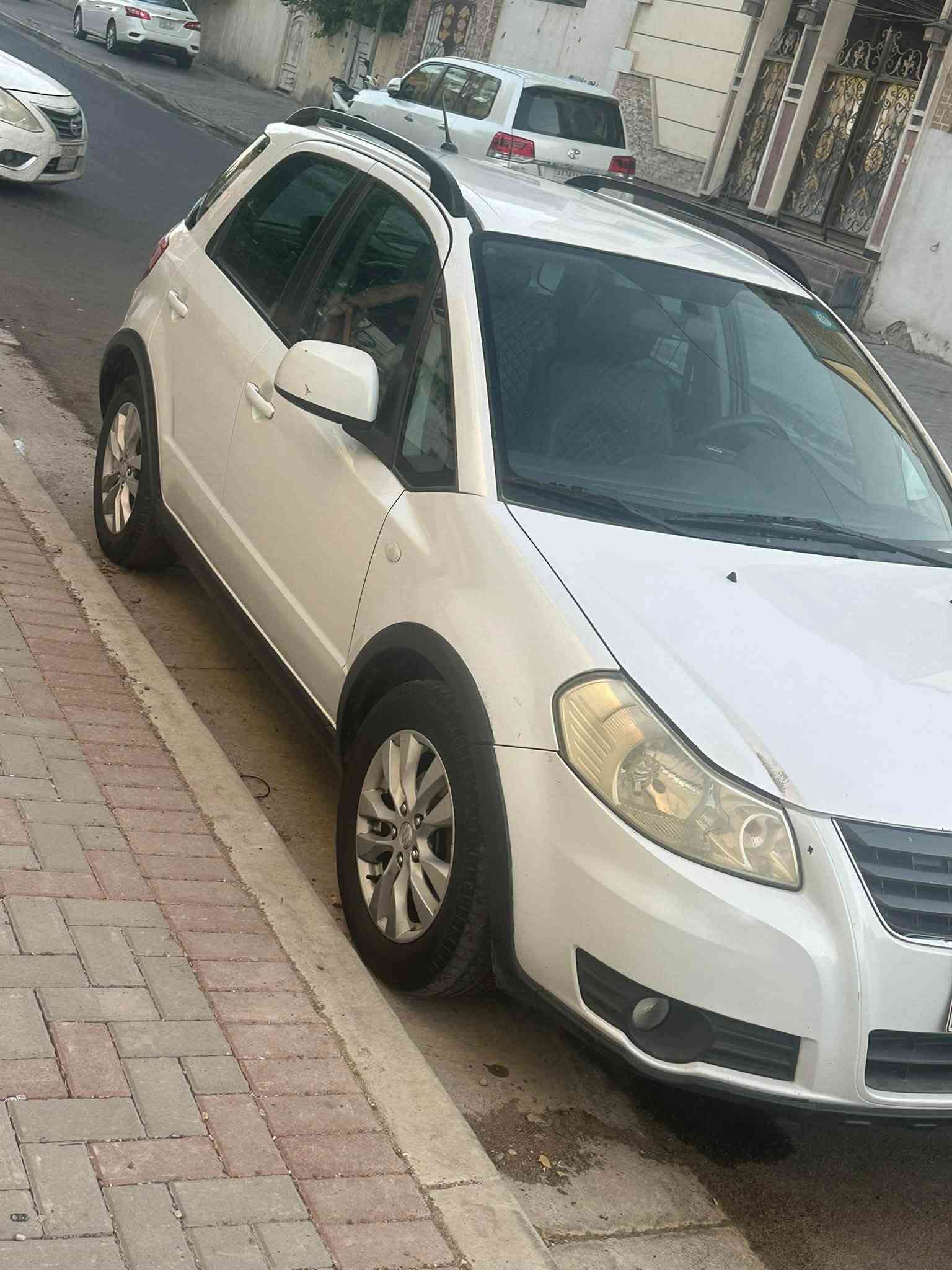 للبيع: سوزوكي SX4 موديل 2014 (بحالة الممتاز)
سيارة عائلية واقتصادية جداً، نظيفة بحالة الشركة ومكفولة 
بالكامل:
 البودي: مكفول من الصبغ والتكحيل والدعمات بالكامل (صبغ شركة).
 المحرك والقير: بحالة ممتازة جداً وبدون أي مشاكل أو مصلحات.
 التبريد: شغال وبحالة ممتازة جداً (ثلج).
 الداخلية: نظيفة جداً بحالة التخم الأصلي ومعتنى بها.
 الأوراق: سنوية بغداد، الأوراق جاهزة والتحويل مباشر بدون غرامات.
السيارة جاهزة للركوب وما تحتاج أي مصاريف نهائياً.
السعر المطلوب: [أدخل السعر هنا، مثلاً: 8,500$ أو85 ورقة وقابل للتفاوض البسيط]
للتواصل والاستفسار (واتساب / اتصال): [***********]
المكان: بغداد - [الكاضميه]
