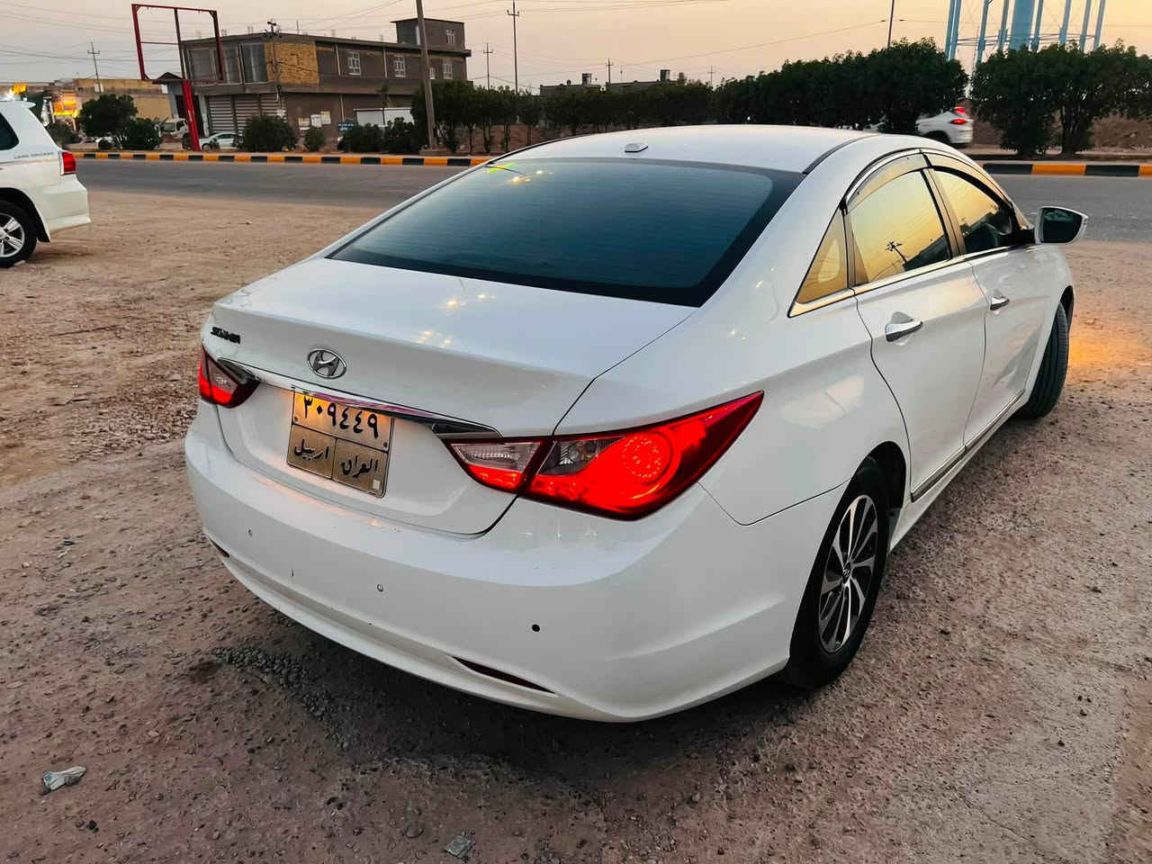 للبيع او المراوس سوناته 13خليجي 2400 السياره حلوه وجاهزه مكينه وكير وتبريد ب120وبيه مجال***********
