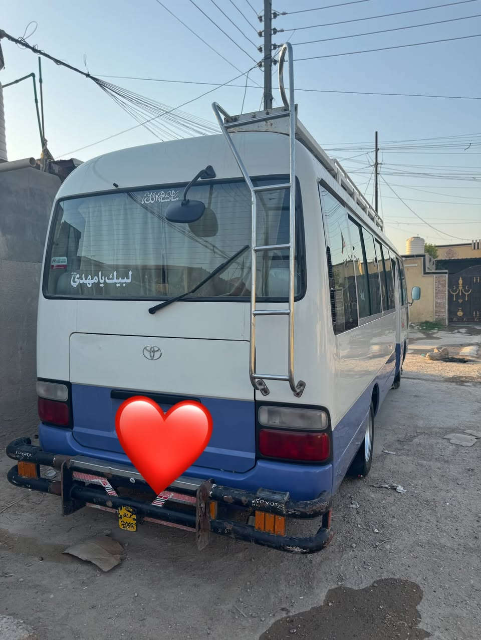 السلام عليكم كوستر للبيع موديل ٢٠١٤ السياره جاهزه ع آخر حبايه السياره كلشي بيها جاهز من تبريد لا دوشمه إلى تاير اخوان يعني كبل للعمل بيها صبغات السياره تعال شوف بعينك 
***********
