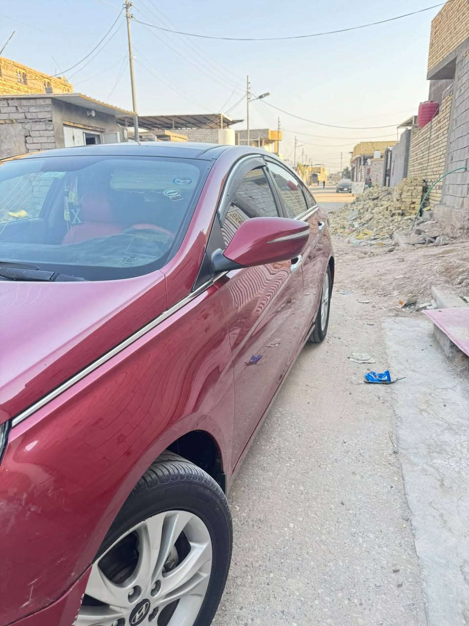 سوناتا خليجي 2013 فول موصفات مكينه 2400دوش لاتبخير ولا تنقيص  تخم تاير حداده خير من الله لسياره بيها باب السايق مبدل بدون حادث وبيها بارد بل بك لايت نفس الجها ولباقي كفاله  بسمي تحويل ثاني يوم السعر 105 وبيه مجال الشراي *********** مكان البصره القرنه

