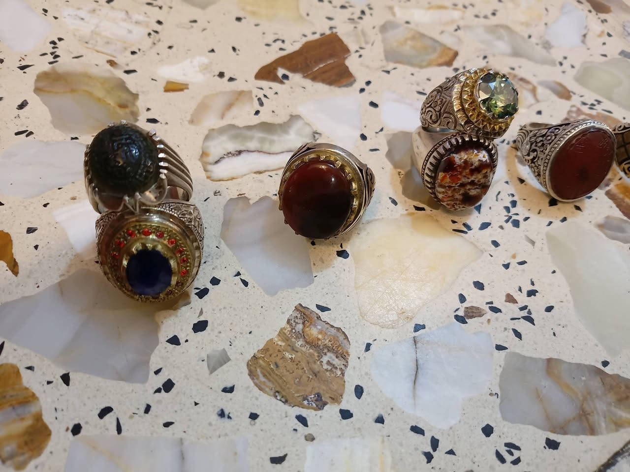 اسعار مناسبه بيهن عارف 990 بغداد جديده ***********
