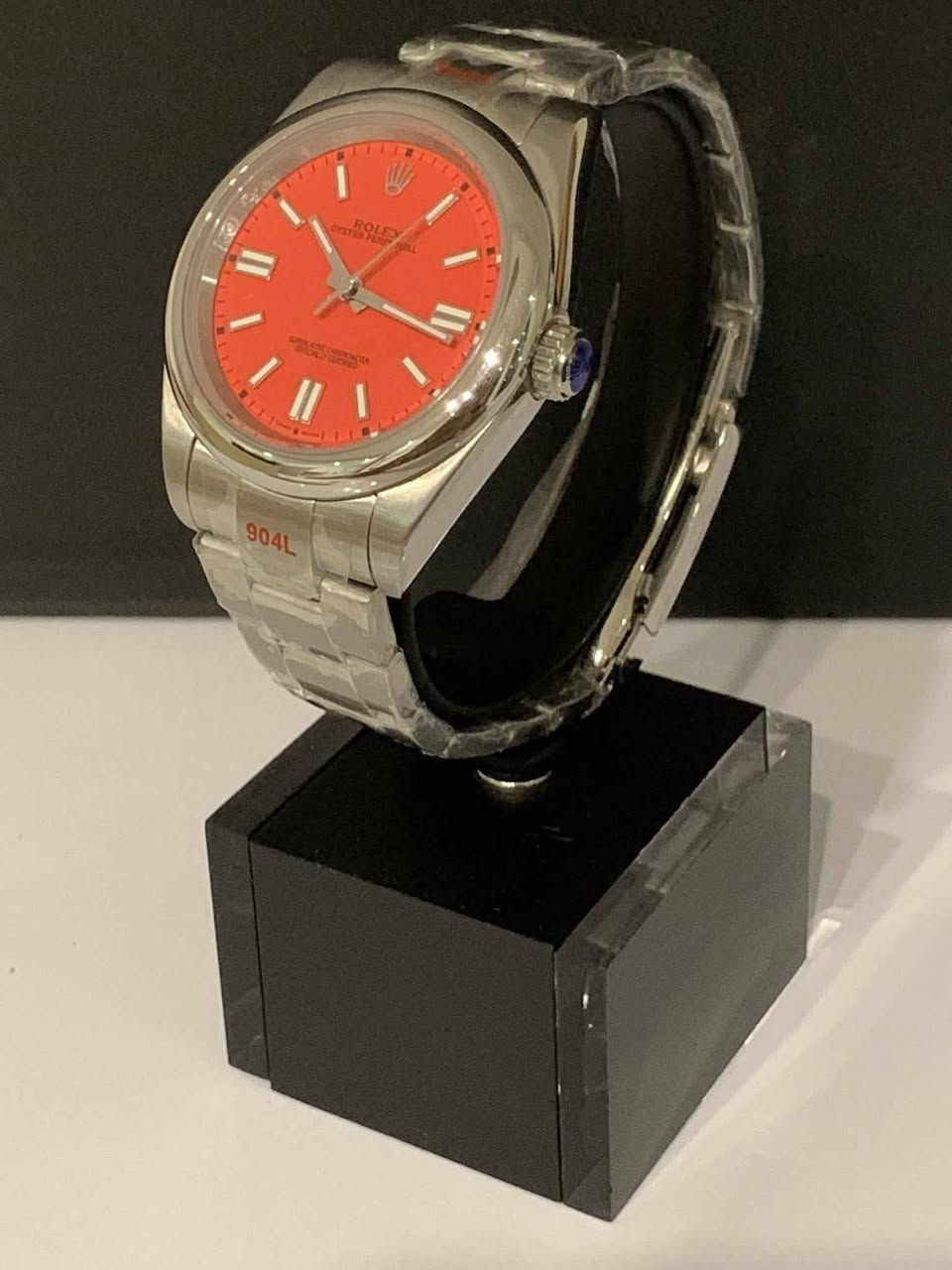 السلام عليكم.......
ساعة ROLEX  أوتوماتيك +تكويك 
ماستر كواليتي عالي جدا 
قفل بحري 
القطر ٤٠
أميال فسفوري 
سير حديد ستانلس ستيل معلم 
جديد غير مستعمل مع العلبة الاصلية وبطاقة الضمان والكتلوك 
السعر ٧٥ الف 
يوجد توصيل ***********
