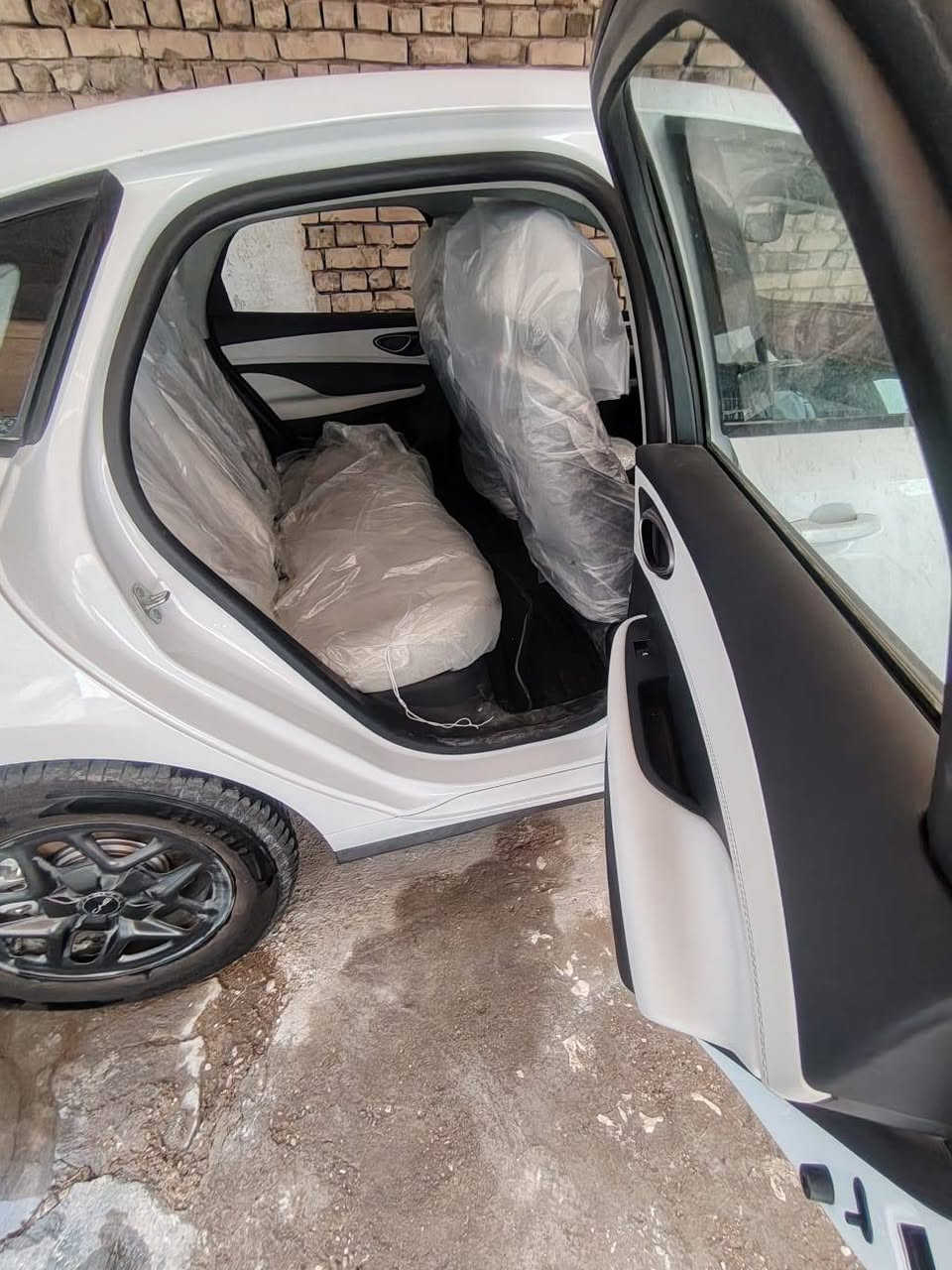 مرحبا ...byd 2025 seal5 سيل
مكفولة كفالة مطلقة ماشية فقط 3000 دهنها شركة بعده السيارة نضيفة جدا بالجيس ووياها كارت تشغيل رقم بغداد بسمي فول بصمة تشغيل عن بعد ومعروفة مواصفات السيل5 والسيارة مكفولة من كلشي عدا رصعة حصواية  ماتنشاف اله الواحد يركز بيها صايرة لي جوة والباقي فوول كفالةووياها شاحنة اصلية 16 امبير ورايده ب21 مليون ومكاني بغداد الحرية واكرر اخت الزيرو ***********
