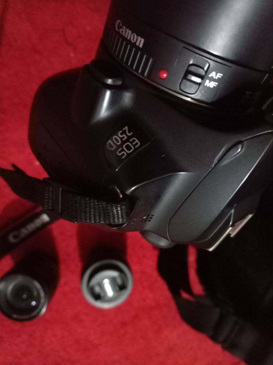 كاميرا كانون250d للبيع
تصوير الفيديو4k 
عدسات 18_55 مال الشركة
عدسة 50mm ثابته 
زوم رياضي75_300 
ستاند ثلاثي
ادوات تنضيف
رام اصلي 64 
كوت 
للاستفسار***********
