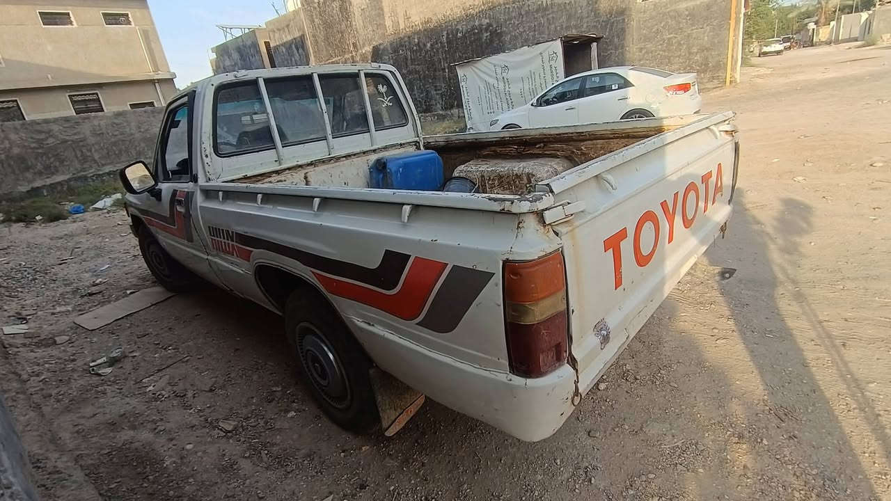 السلام عليكم
للبيع موديل ١٩٨٤
الرقم الإنكليزي الجديد / الأنبار
باسمي تحويل ثاني يوم
المحرك يحتاج تجفيت 
المكان بغداد المحمودية
*********** واتسب
السعر ٢٣ وبيها مجال بسيط
