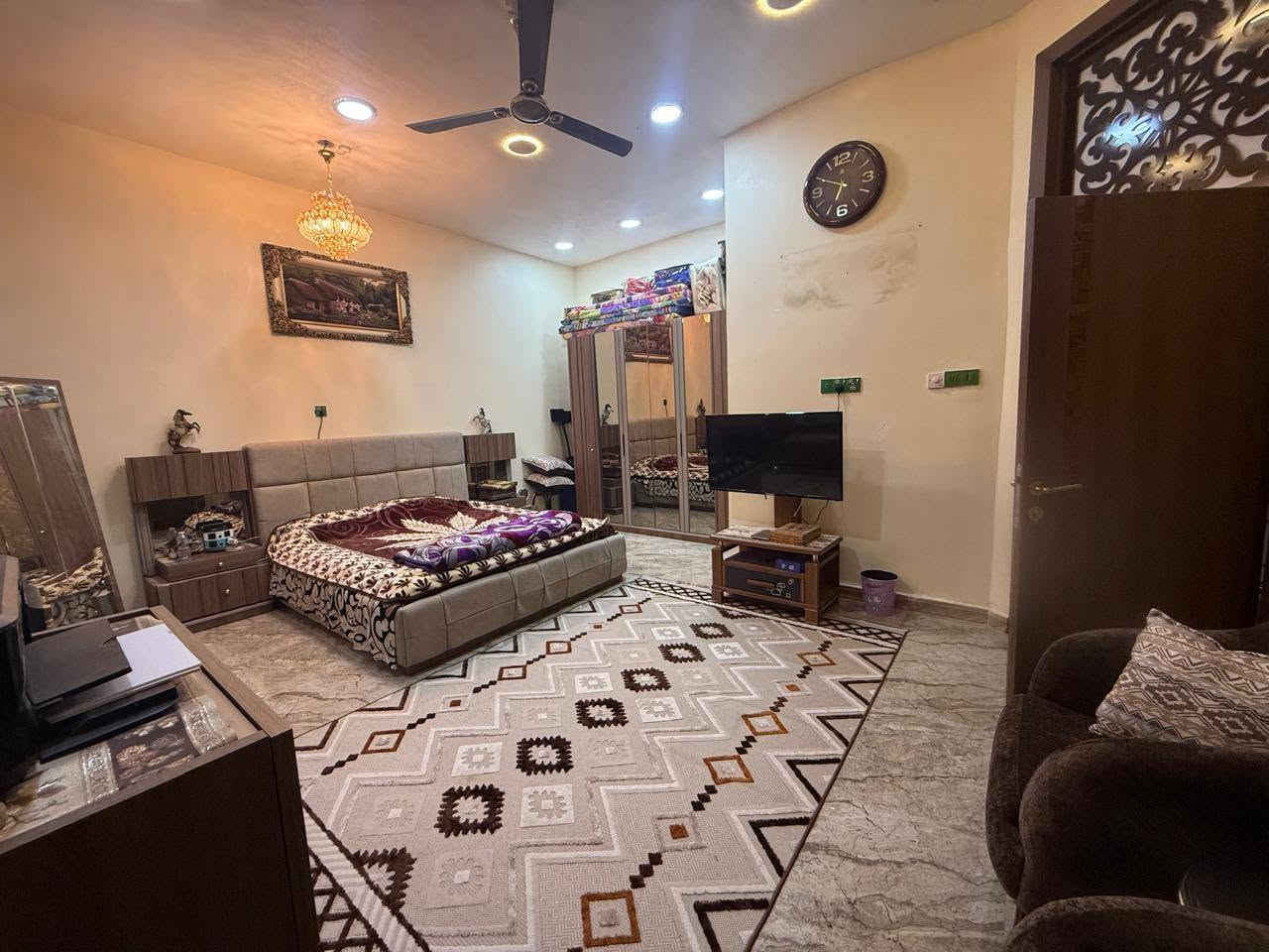 دار للبيع كوت بستان الجلبي بناء حديث ثلاث طوابق الاتصال على الرقم ***********
