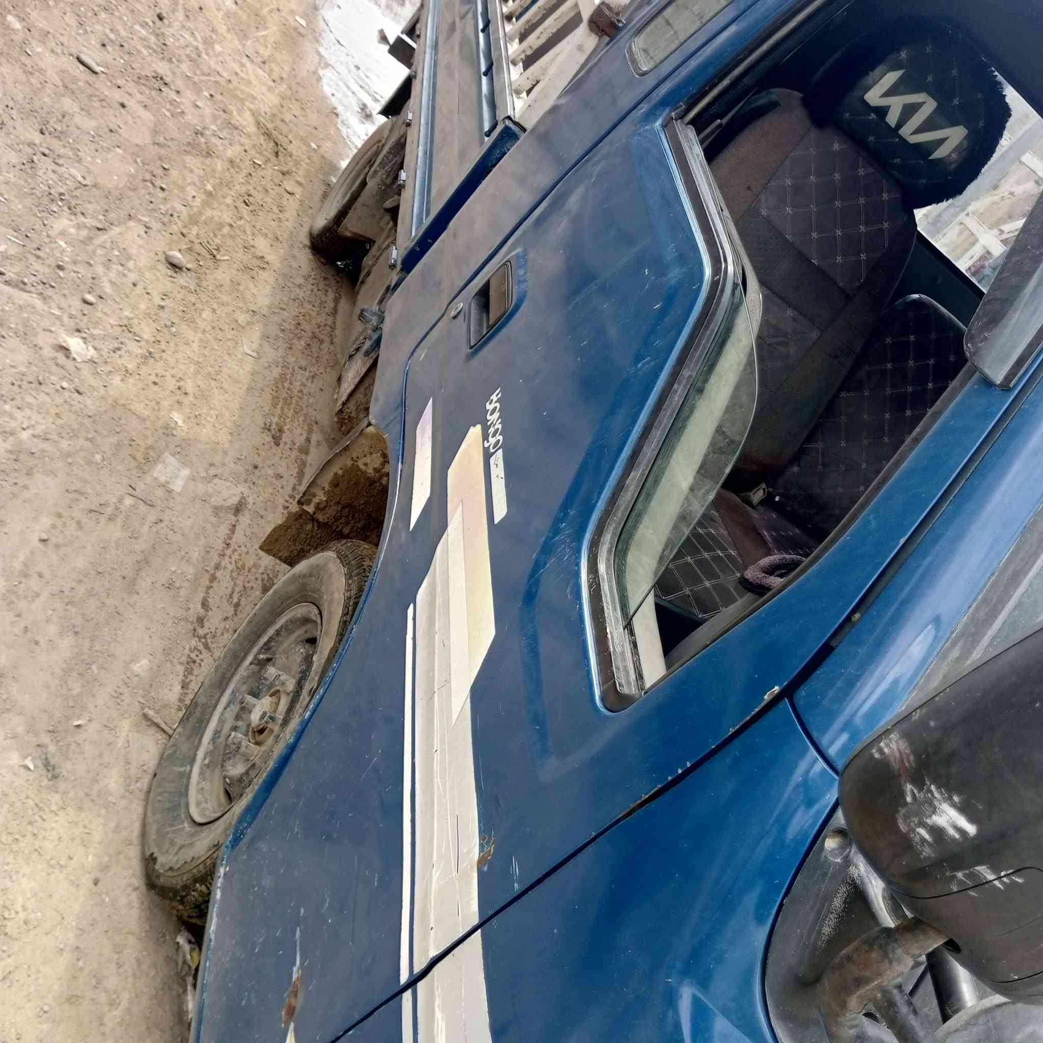 بسم الله الرحمن الرحيم
للبيع كيا ام عيون موديل 2001
سيارة خير من الله 
رقم بغداد تحويل ثاني يوم 
محرك بي خيط بخار فقط 
مكان صلاح الدين قضاء بيجي 
هاتف ***********
