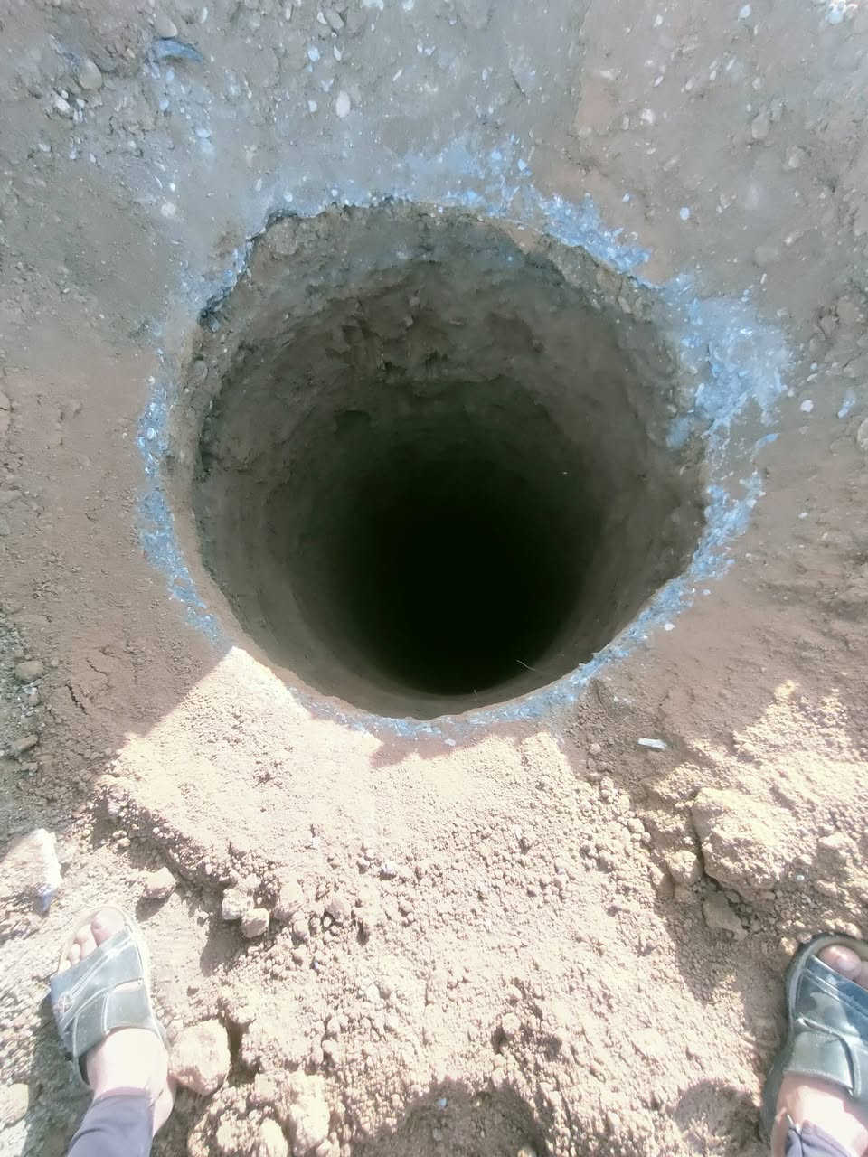 حفار بئر • تغليف بئر
